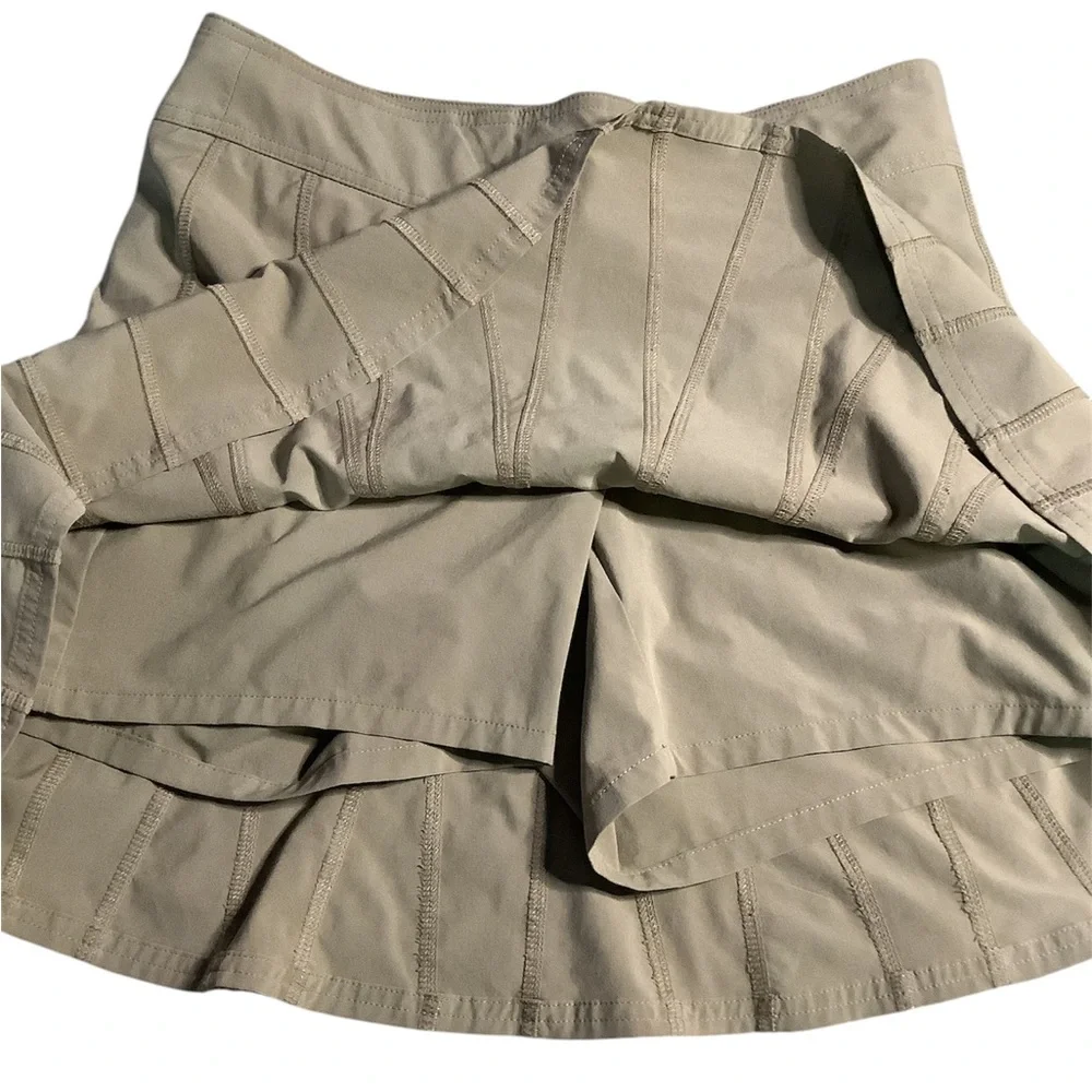 Athleta tan khaki Pleated tennis Skirt - Picture 4 of 4